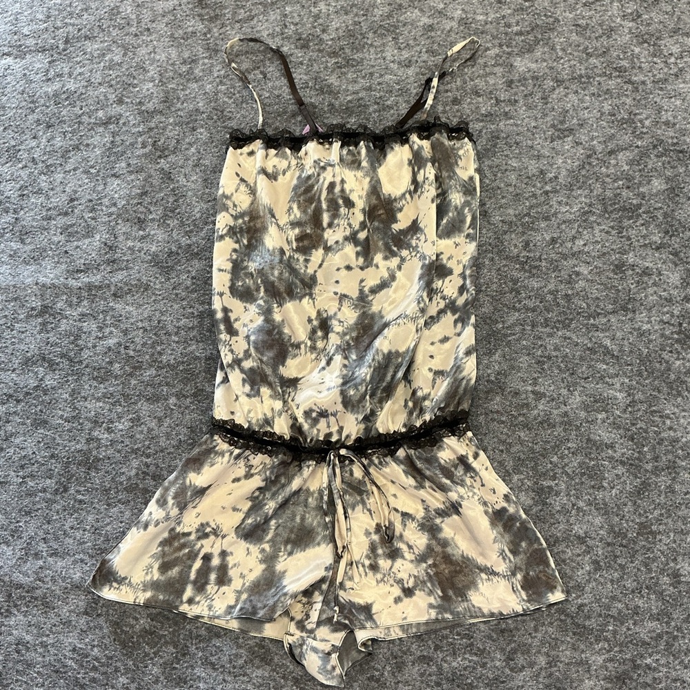 VINTAGE Y2K FOREVER 21 Satin Black and Cream Lace-Trimmed Micro Romper Size S
